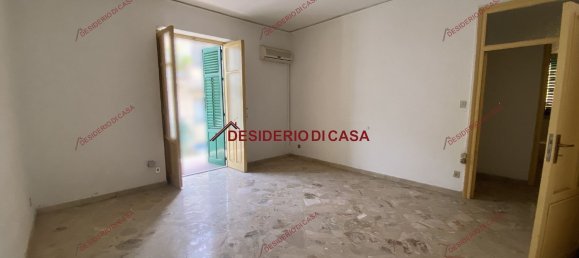 2 rooms Apartment in Monreale, Italy No. 92903 2