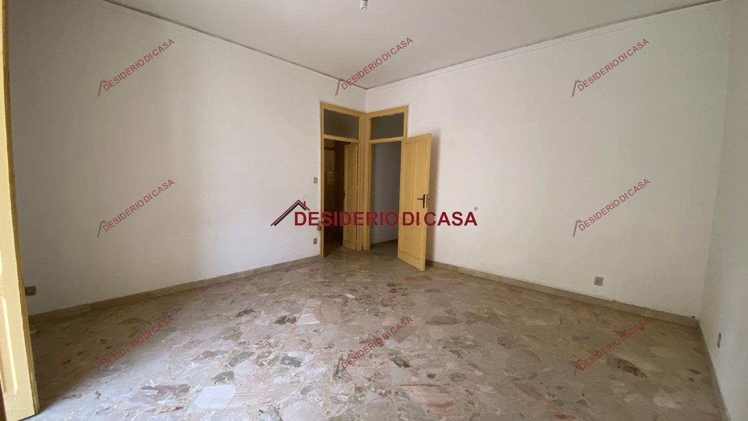 2 rooms Apartment in Monreale, Italy No. 92903