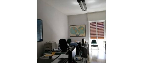 5-salle Appartement à Bari, Italy No. 254383 6