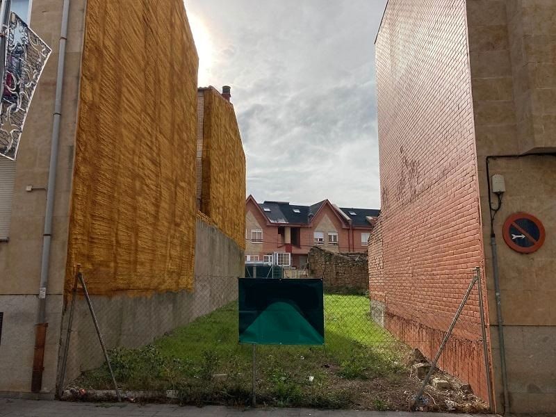 256m² Land in Villamayor, Spain No. 159177