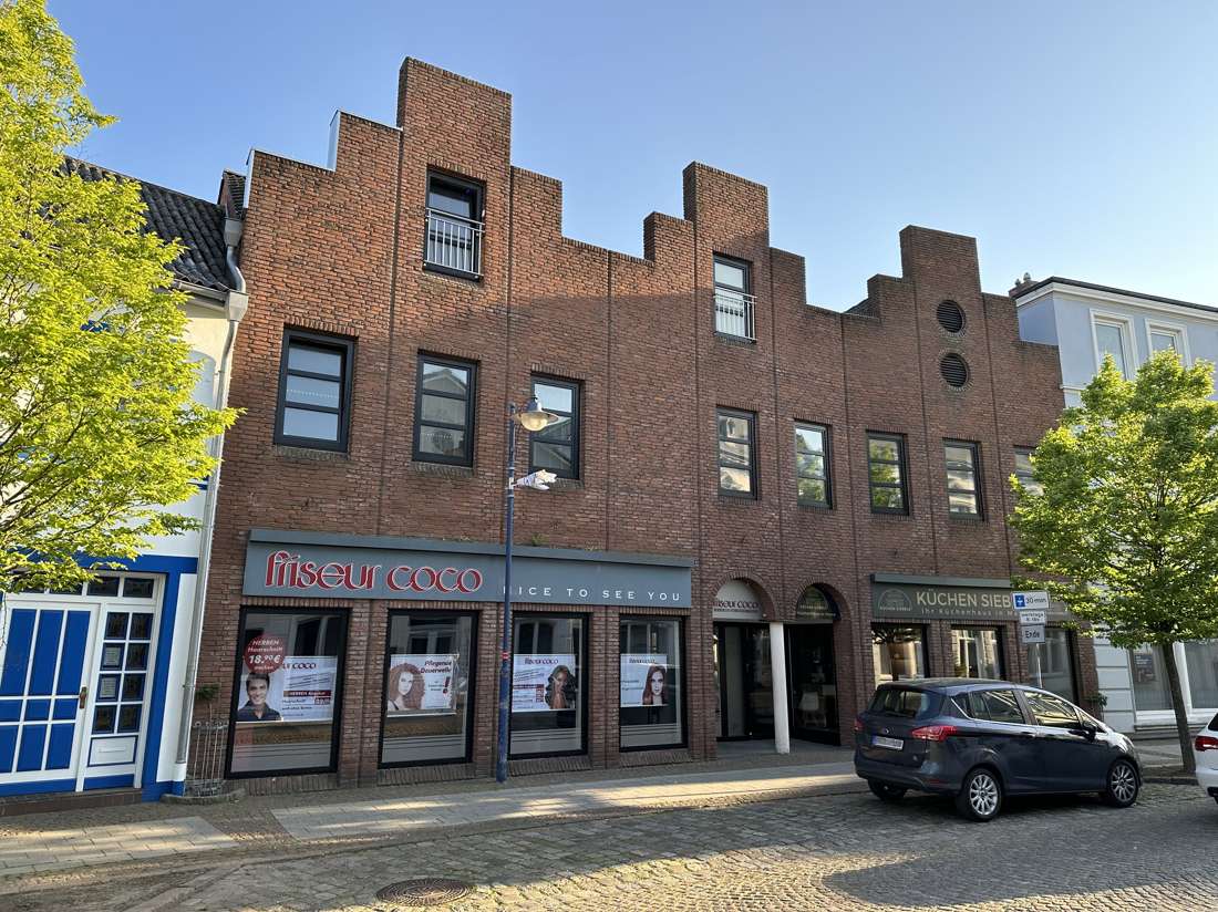 12 rooms Building in Dithmarschen, Germany No. 91386