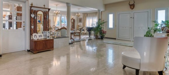 7 bedrooms Villa in Larnaca, Cyprus No. 9504 6