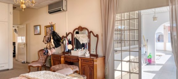 7 bedrooms Villa in Larnaca, Cyprus No. 9504 25