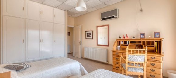 7 bedrooms Villa in Larnaca, Cyprus No. 9504 23