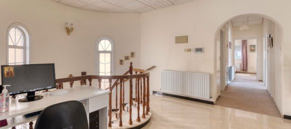 7 bedrooms Villa in Larnaca, Cyprus No. 9504 15