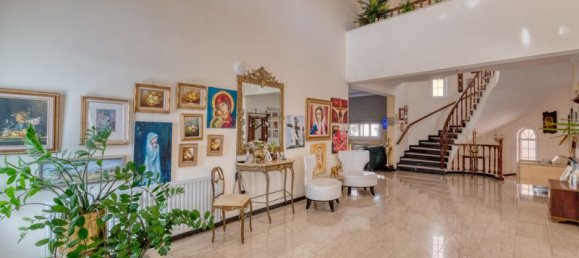 7 bedrooms Villa in Larnaca, Cyprus No. 9504 2