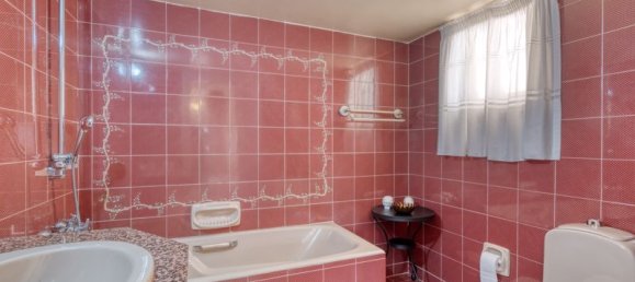 7 bedrooms Villa in Larnaca, Cyprus No. 9504 19