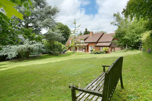 5 bedrooms House in Garches, France No. 180421