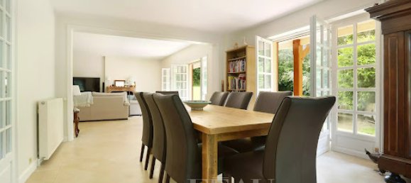 5 bedrooms House in Garches, France No. 180421 7