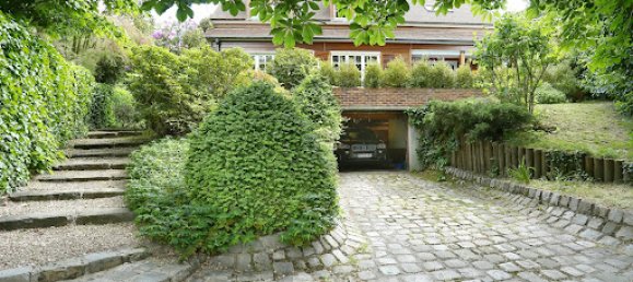 5 bedrooms House in Garches, France No. 180421 15