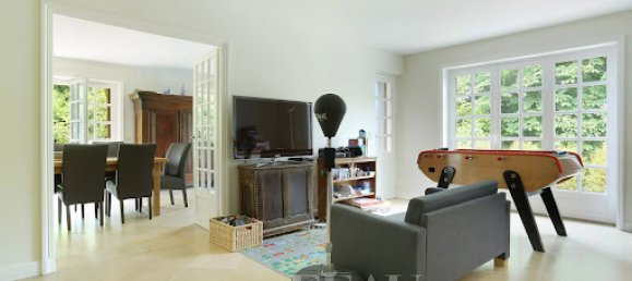 5 bedrooms House in Garches, France No. 180421 6