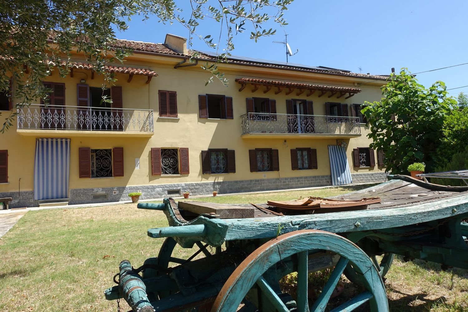 16 rooms House in San Marzano Oliveto, Italy No. 273188