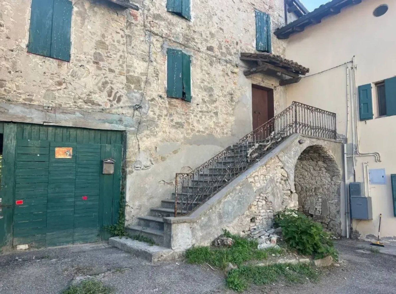 5 rooms House in Guiglia, Italy No. 213982