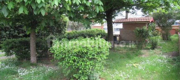 4 bedrooms Apartment in Pontedera, Italy No. 178461 2