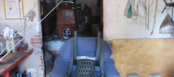 4 bedrooms Apartment in Pontedera, Italy No. 178461 7