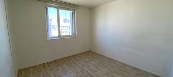 3 Schlafzimmer Wohnung in Clichy-sous-Bois, France, Nr. 185717 5