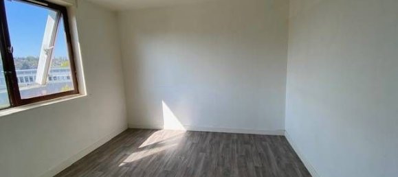 3 Schlafzimmer Wohnung in Clichy-sous-Bois, France, Nr. 185717 7