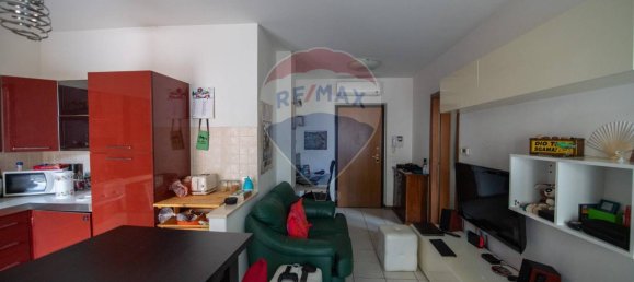 3-salle Appartement à Chiaravalle, Italy No. 6546 10