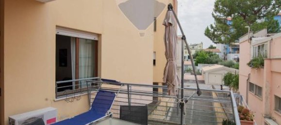 3-salle Appartement à Chiaravalle, Italy No. 6546 14