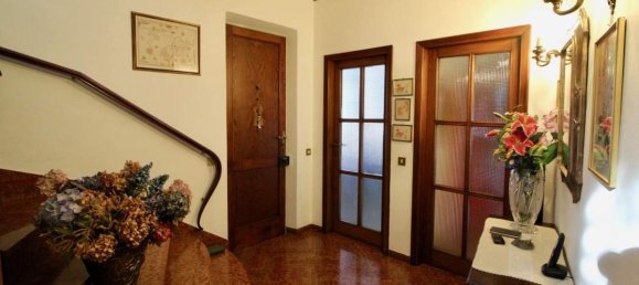 4 Schlafzimmer Villa in Pietrasanta, Italy, Nr. 81976 9
