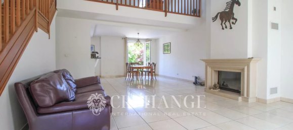 4 bedrooms Villa in Orgeval, France No. 297972 5