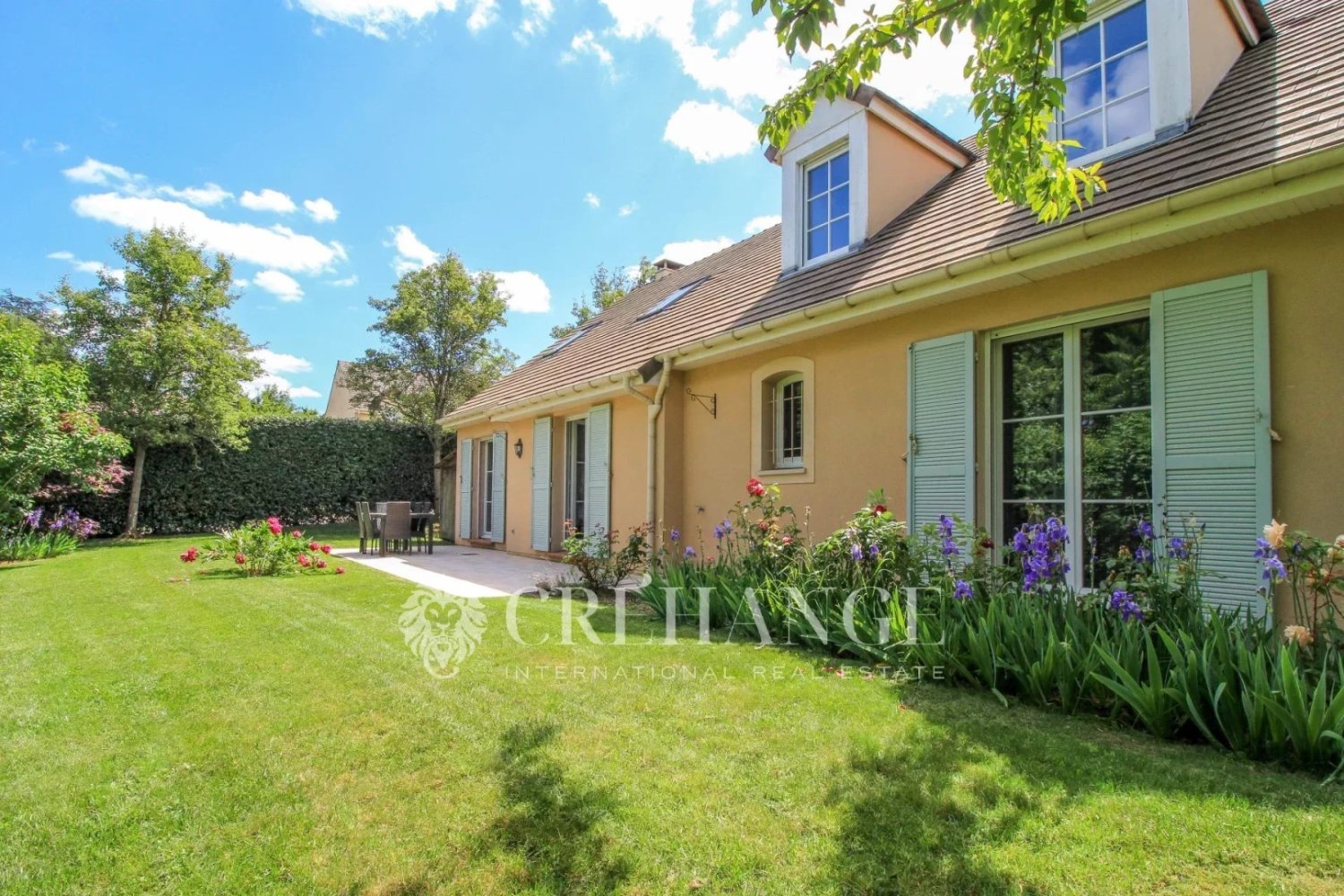 4 bedrooms Villa in Orgeval, France No. 297972