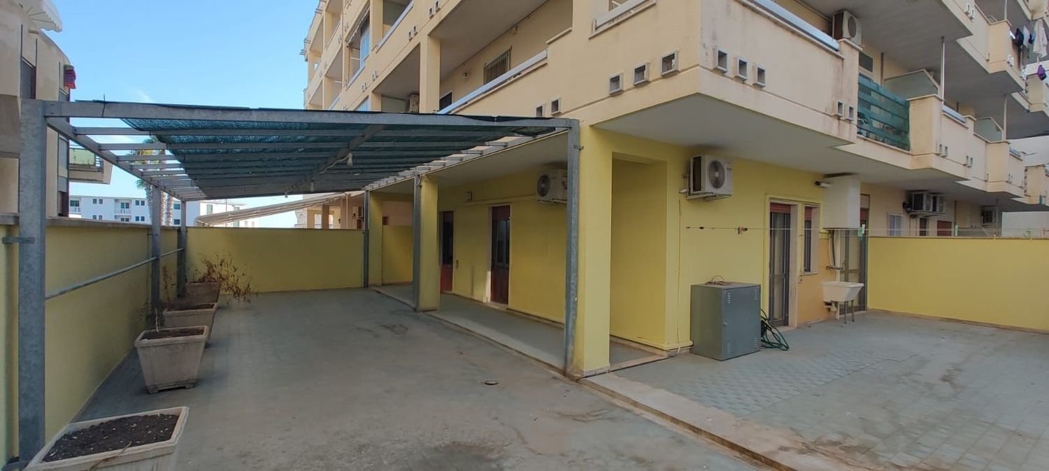 Квартира с 3 комнатами в Gallipoli, Италия № 306403