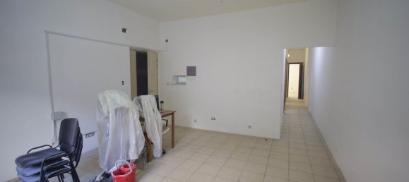 3 rooms Apartment in Catania, Italy No. 167830 2