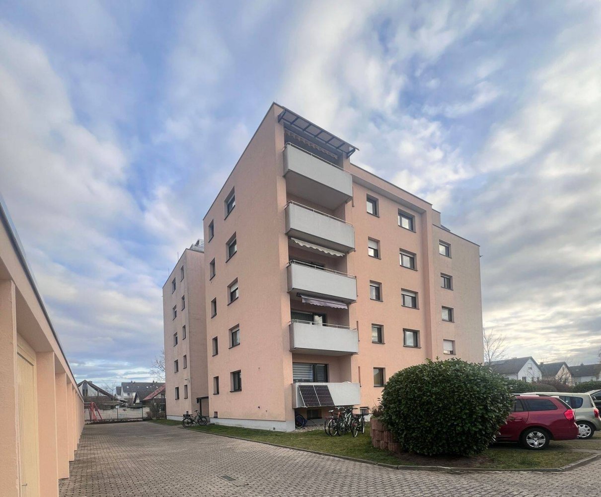 4-Zimmer Wohnung in Karlsruhe, Germany, Nr. 356573