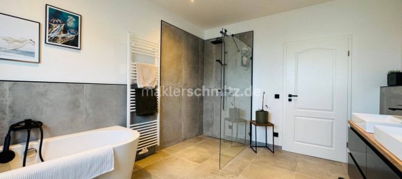 3 bedrooms Townhouse in Monchengladbach, Germany No. 107965 7