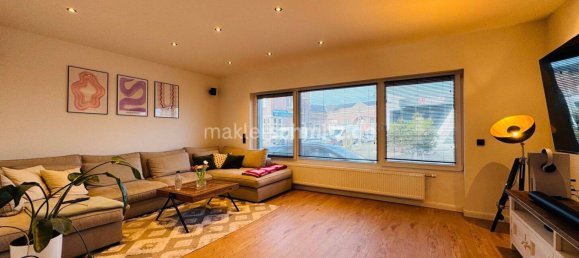 3 bedrooms Townhouse in Monchengladbach, Germany No. 107965 2