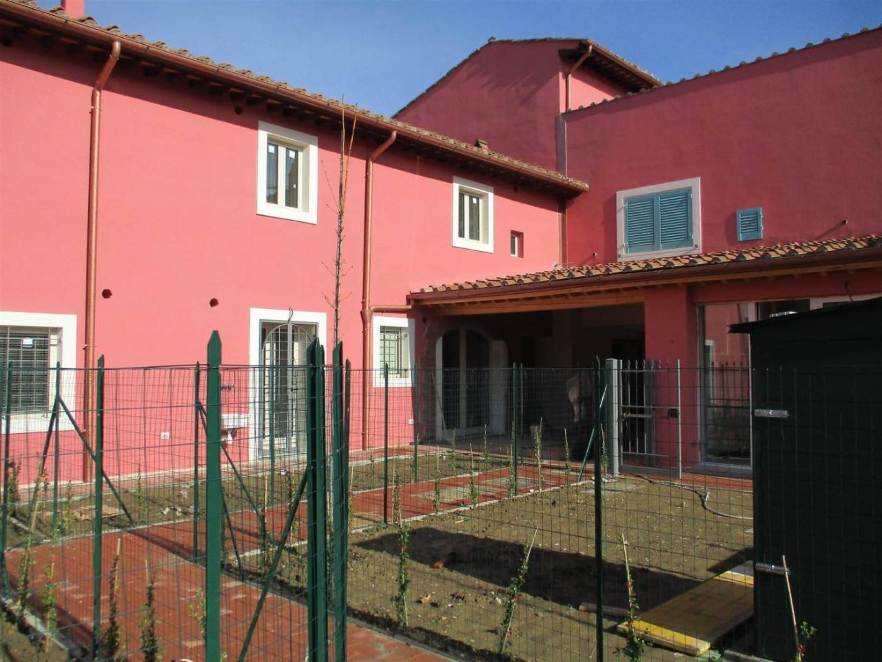4 rooms Apartment in Campi Bisenzio, Italy No. 23890