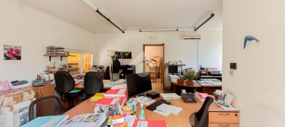 Склад с 4 комнатами в Суизьо, Италия № 309945 9