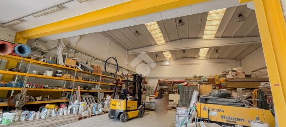 Склад с 4 комнатами в Суизьо, Италия № 309945 16