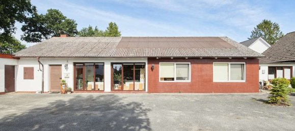 4 bedrooms Building in Plon, Germany No. 270679 4