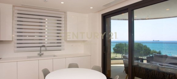 3 bedrooms Apartment in Limassol, Cyprus No. 620 7