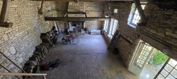 8 bedrooms House in Yonne, France No. 354459 3