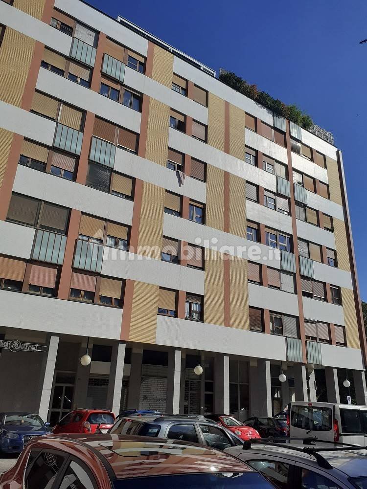 2 bedrooms Apartment in Turin, Italy No. 350250