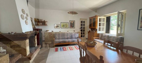 Вилла с 3 комнатами в Монополи, Италия № 28765 6