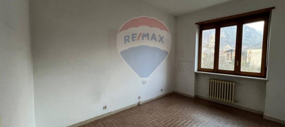 4-salle Appartement à Sparone, Italy No. 105886 17