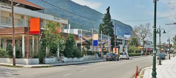 750m² Townhouse in Kamena Vourla, Greece No. 6883 10