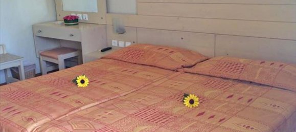 750m² Townhouse in Kamena Vourla, Greece No. 6883 4