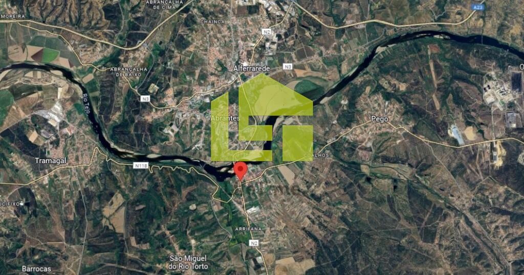  عقار تجاري في Abrantes, Portugal 330متر مربع رقم 82152