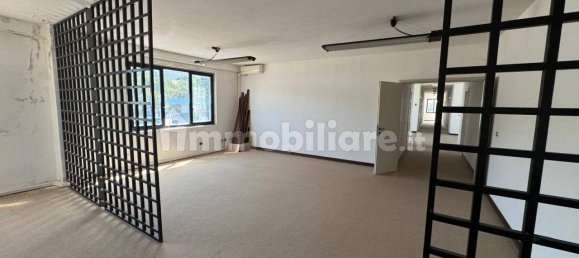 Escritório em Sansepolcro, Italy 879 m² N.º 375187 9