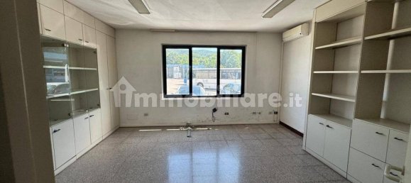 Escritório em Sansepolcro, Italy 879 m² N.º 375187 8