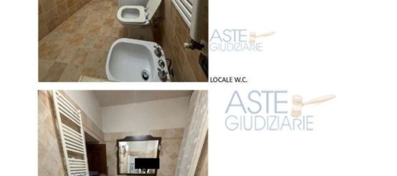 5 rooms Apartment in Naples, Italy No. 10952 9