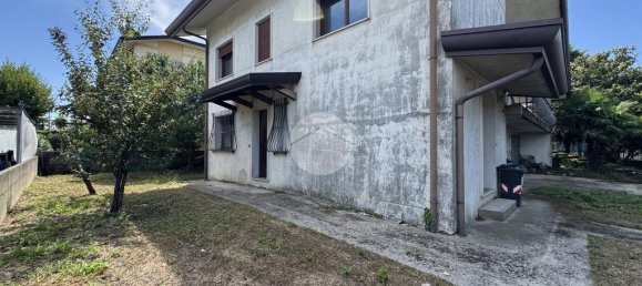 4 bedrooms Villa in Salzano, Italy No. 257629 26