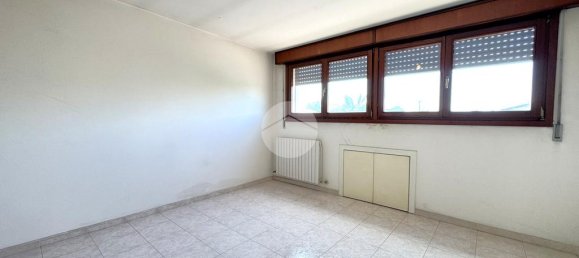 4 bedrooms Villa in Salzano, Italy No. 257629 6