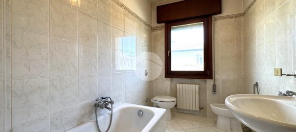 4 bedrooms Villa in Salzano, Italy No. 257629 19