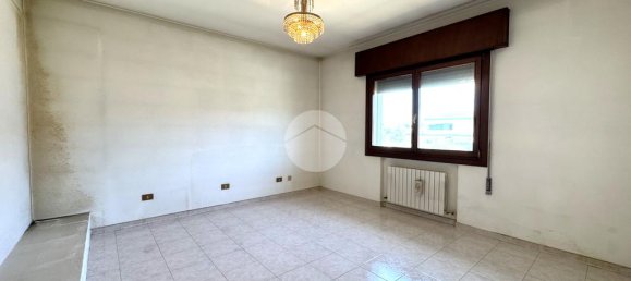 4 bedrooms Villa in Salzano, Italy No. 257629 10